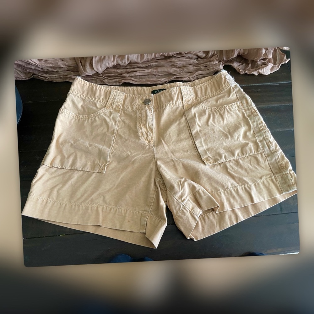 J. Crew Women's tan cargo shorts "City Fit" sz 2
